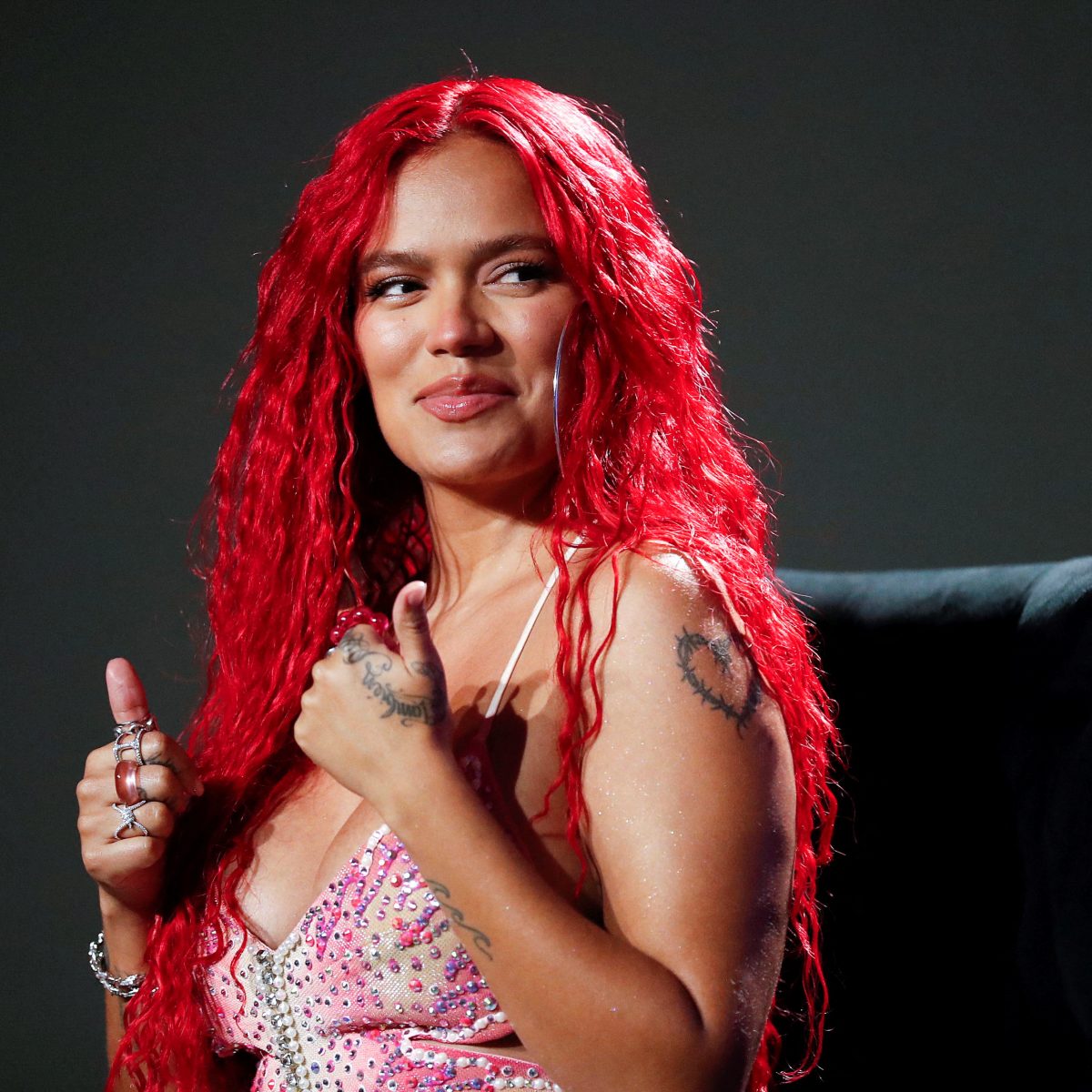 Karol G recomienda usar traje de baño y tenis para conciertos en Puerto  Rico - El Tequeño